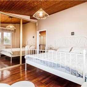 8 Bedroom villa with pool & seaview, near Acharavi, sleeps 16-18